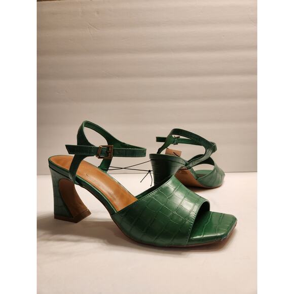 MAURICES Nicole Sculpted Block Heel Open Toe Sandal Womens 12 Green Croc NEW - Picture 1 of 10